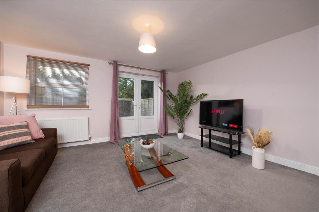 Stunning 3 Bed With Parking & Garden Villa Market Rasen Kültér fotó