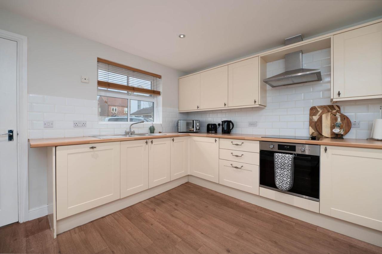 Stunning 3 Bed With Parking & Garden Villa Market Rasen Kültér fotó